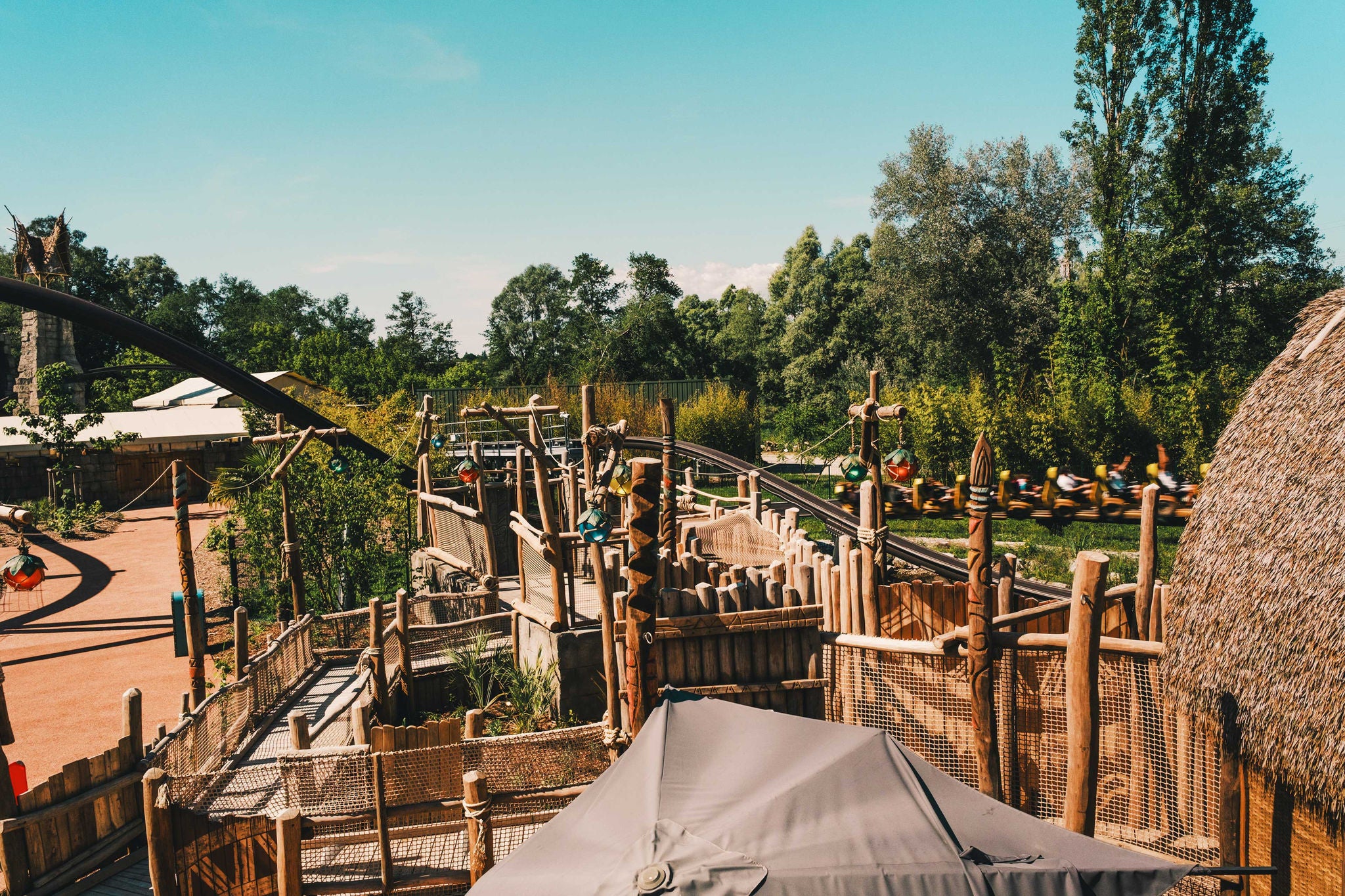 vue spectaculaire depuis parcours aventure à Walibi - L'expédition perdue